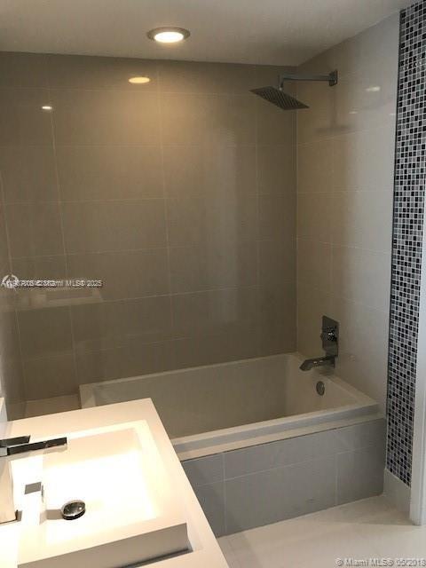 55 SW 9th St #2510, Miami FL 33130