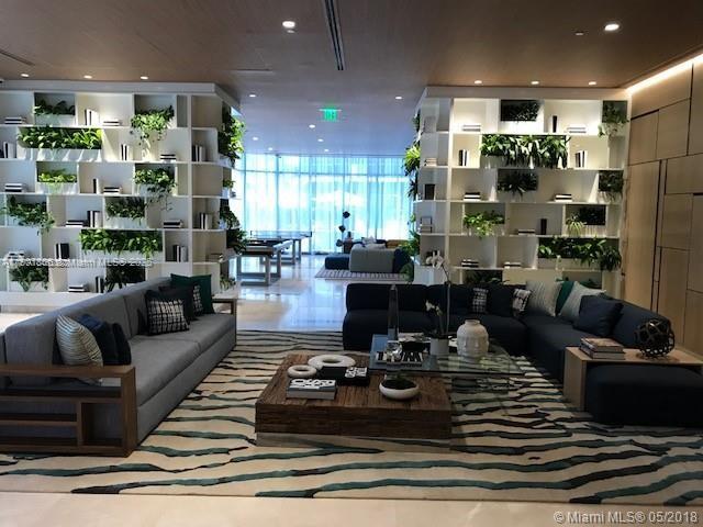 55 SW 9th St #2510, Miami FL 33130