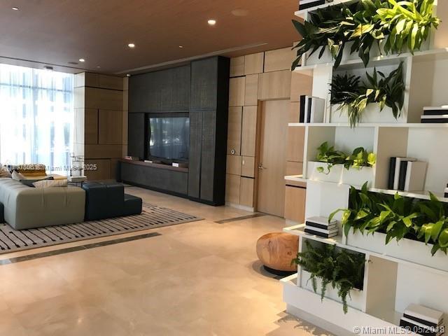 55 SW 9th St #2510, Miami FL 33130