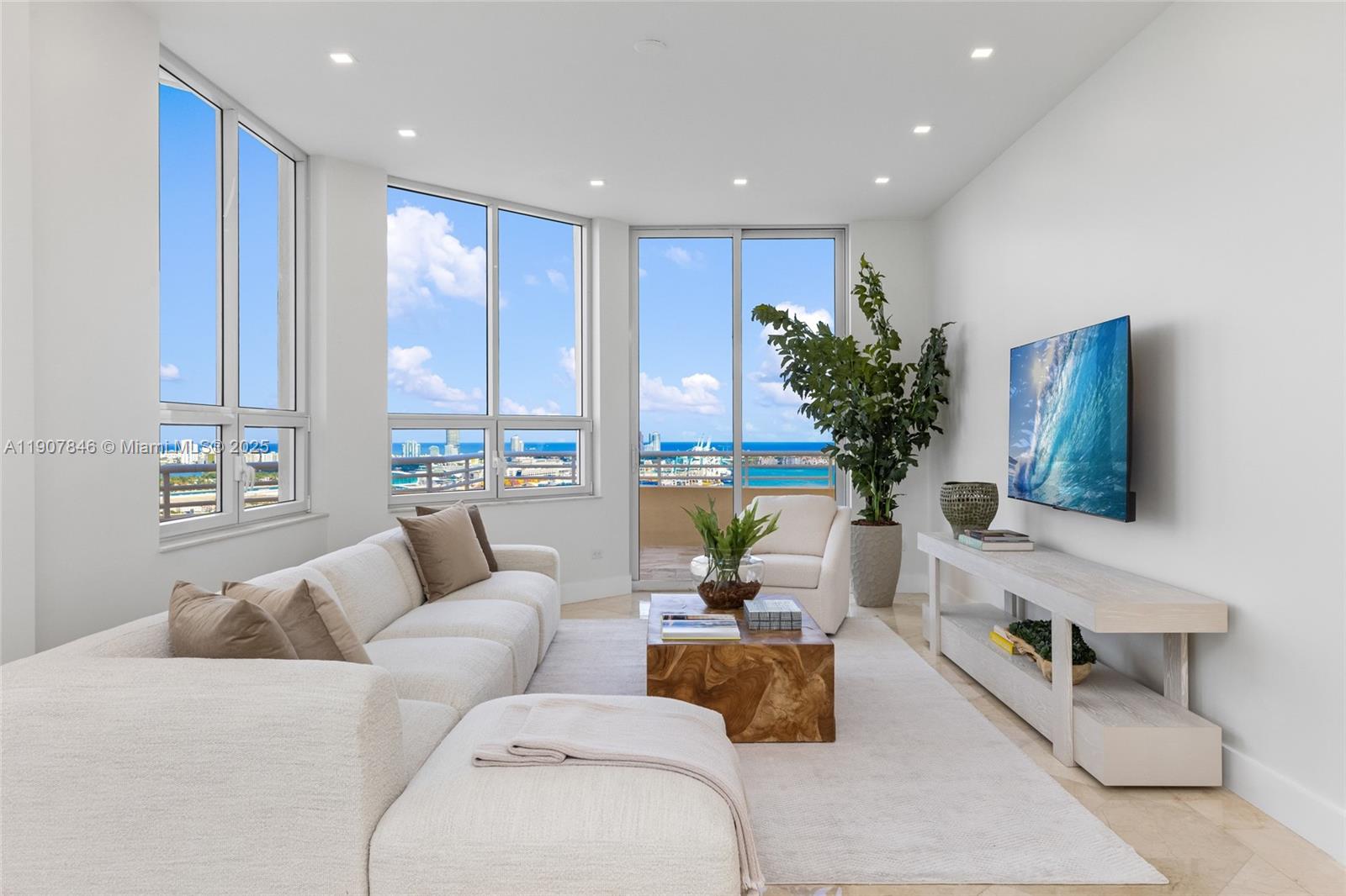 808 Brickell Key Dr #3901, Miami FL 33131