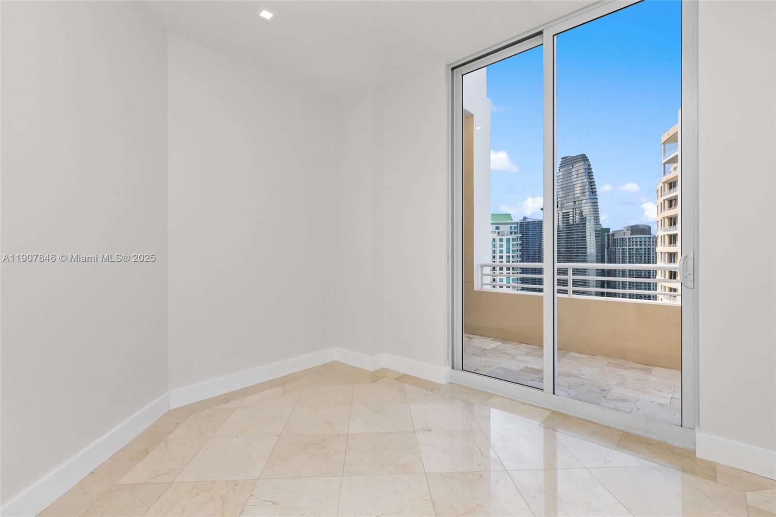 808 Brickell Key Dr #3901, Miami FL 33131