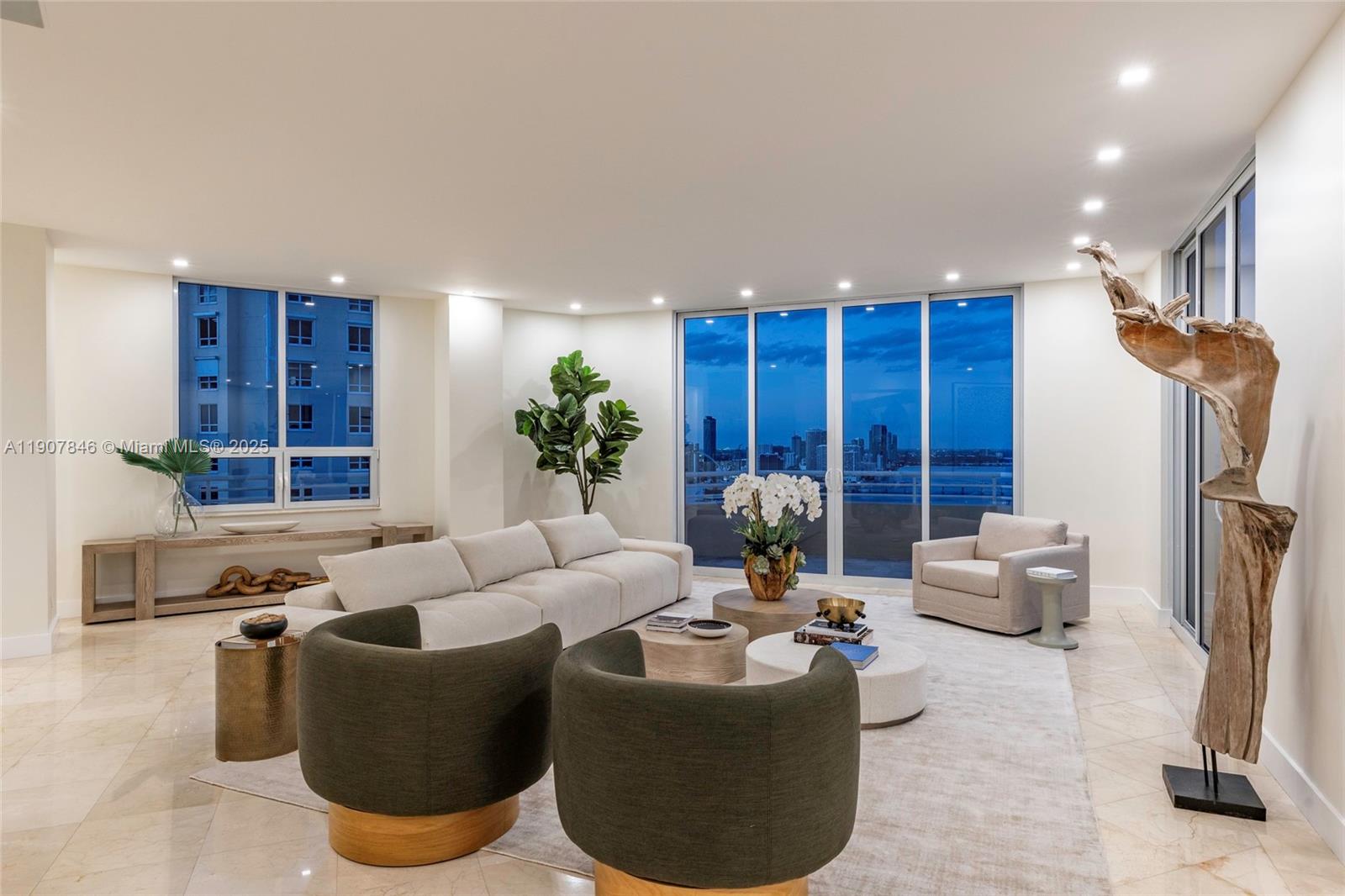 808 Brickell Key Dr #3901, Miami FL 33131