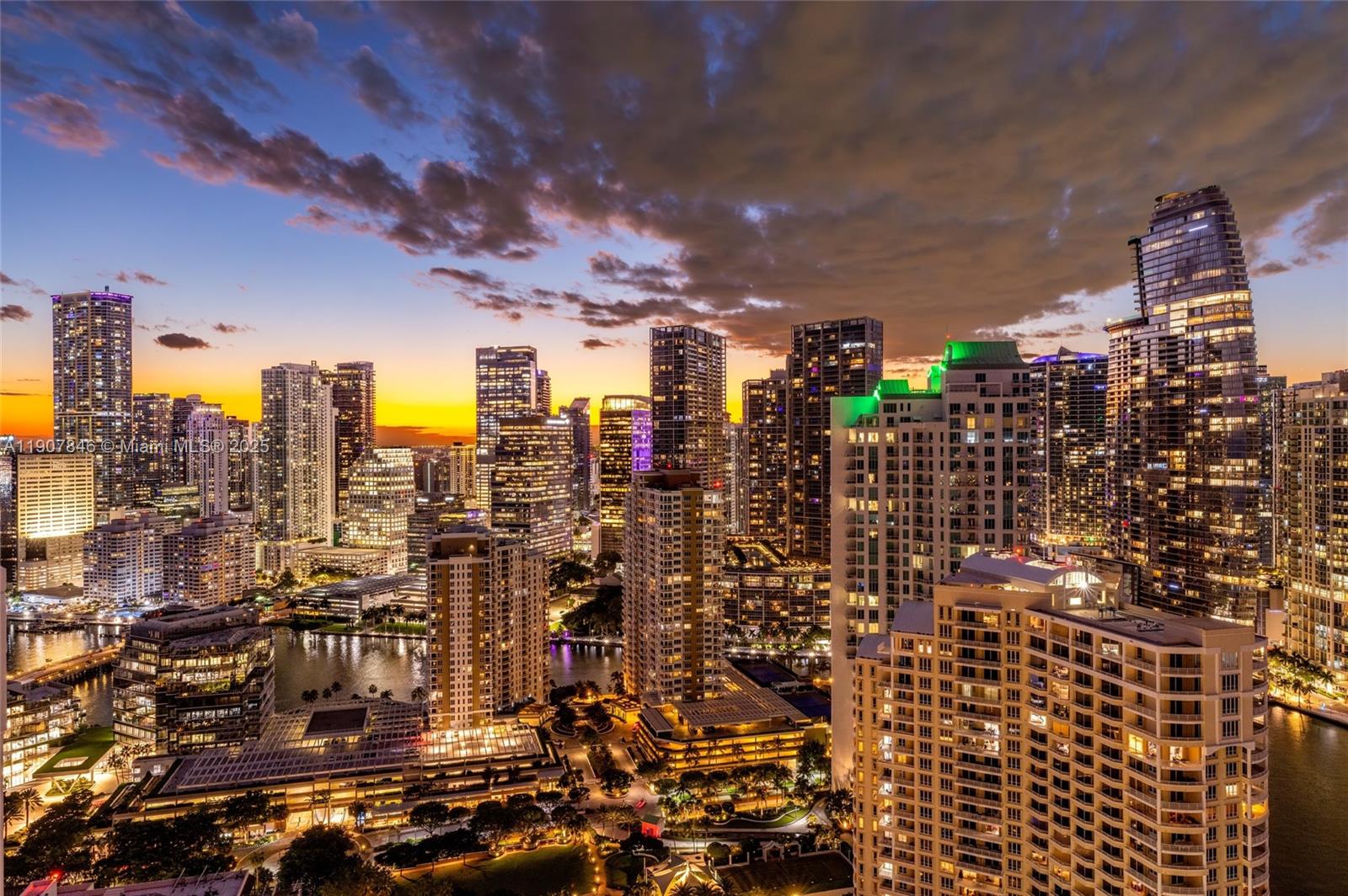 808 Brickell Key Dr #3901, Miami FL 33131