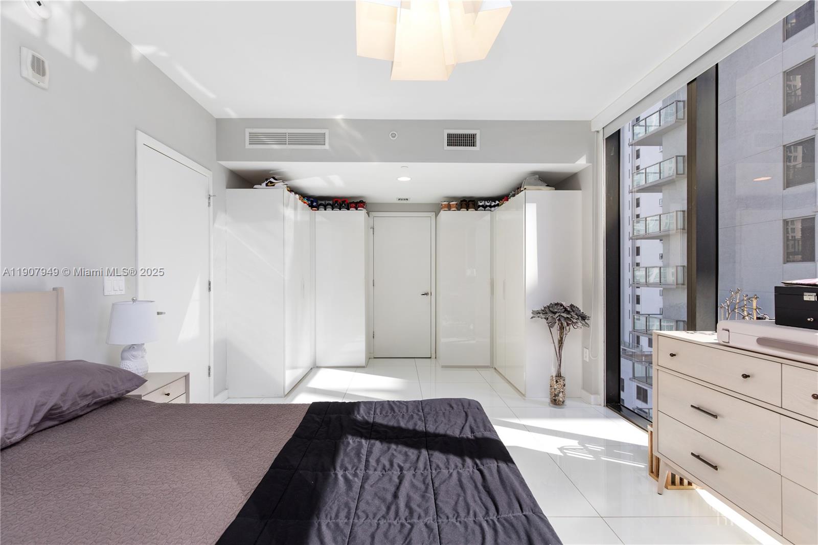1010 Brickell Ave #1806, Miami FL 33131