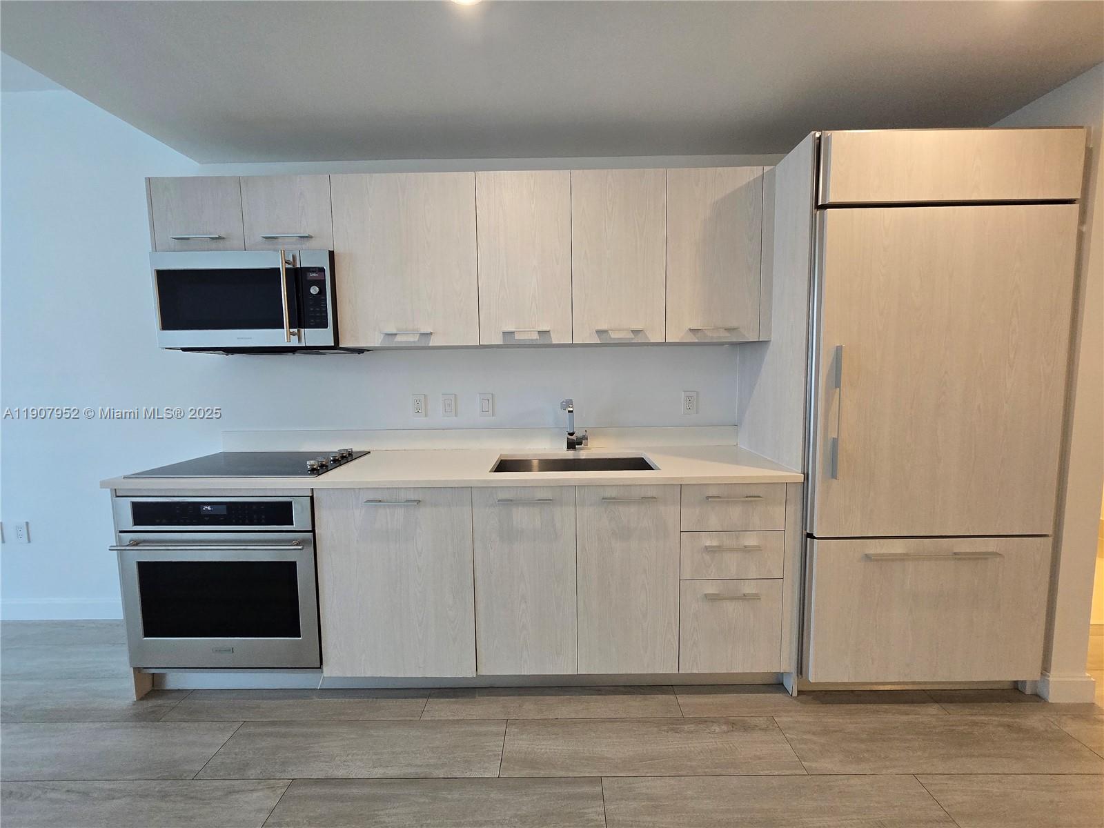 55 SW 9th St #2409, Miami FL 33130