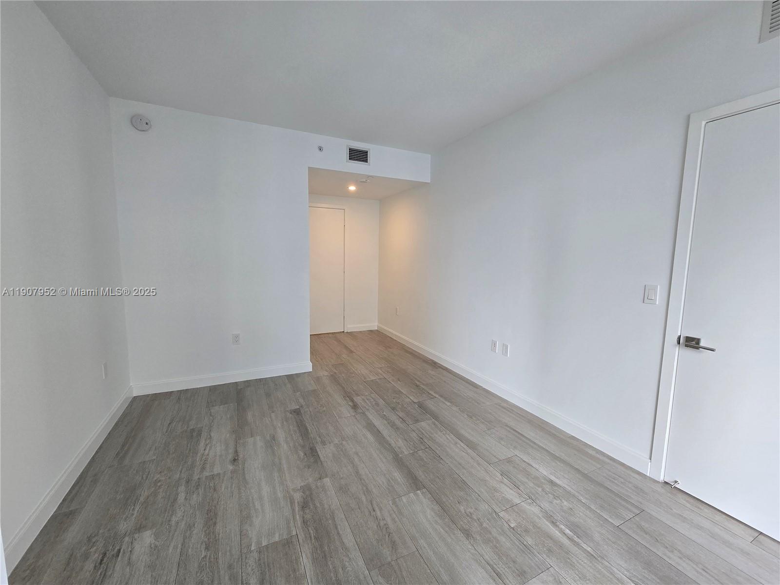 55 SW 9th St #2409, Miami FL 33130