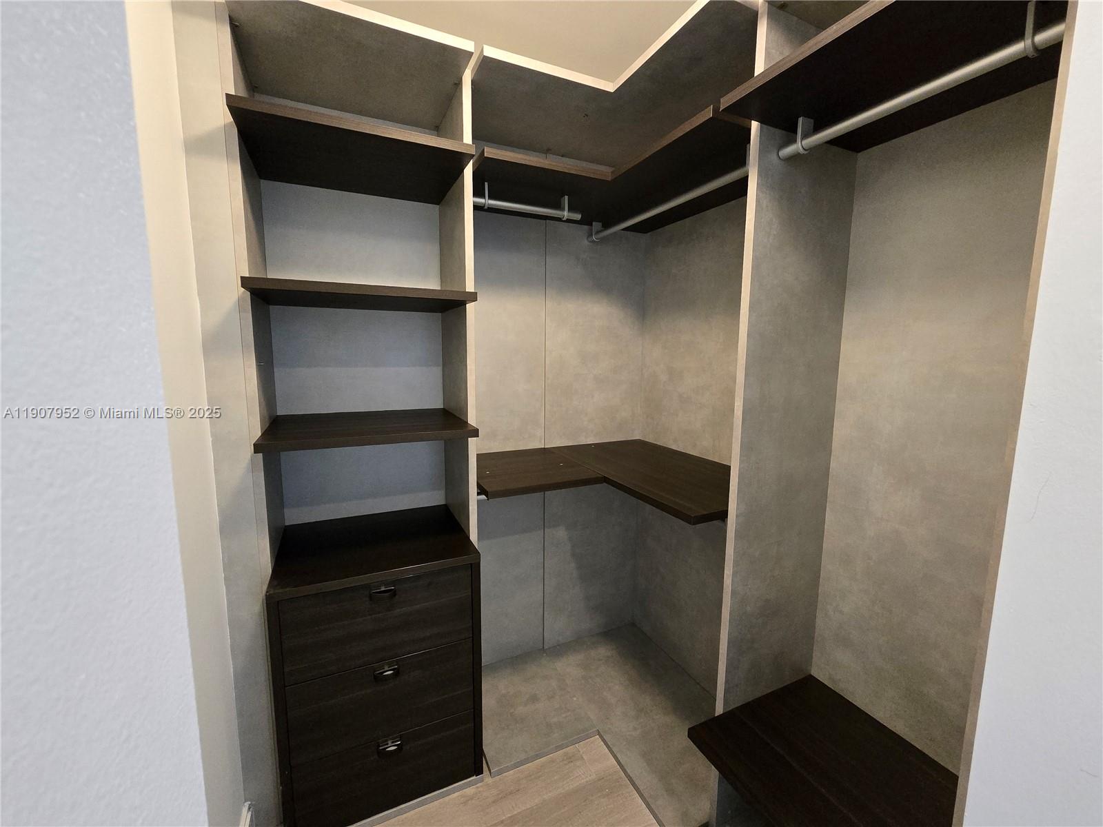 55 SW 9th St #2409, Miami FL 33130