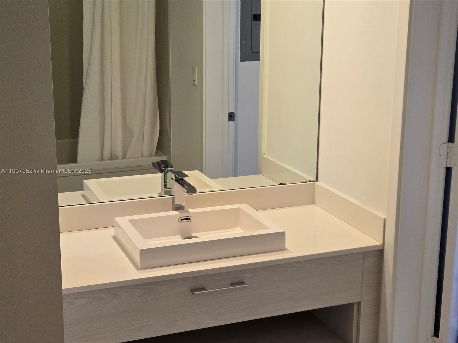 55 SW 9th St #2409, Miami FL 33130