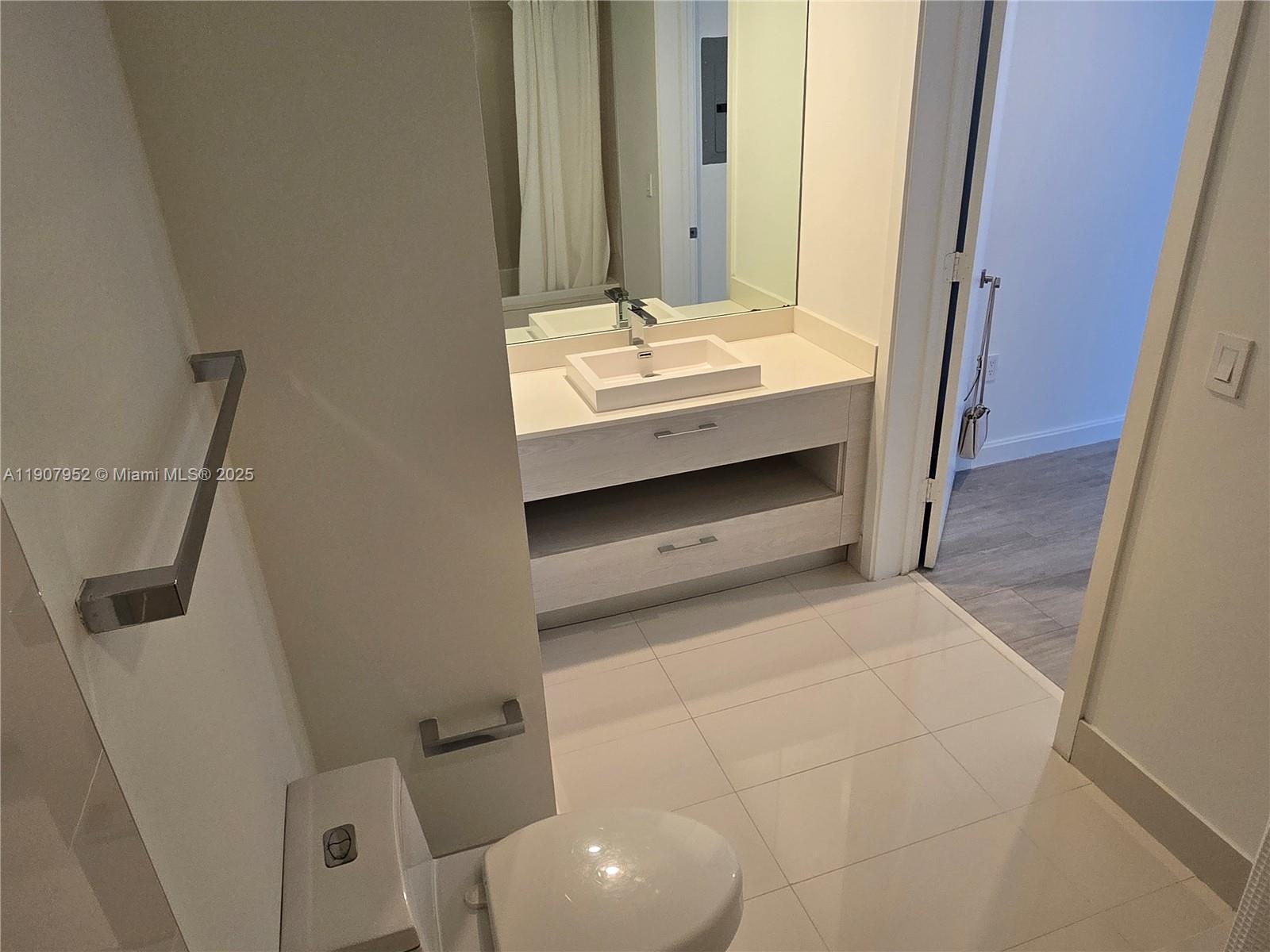 55 SW 9th St #2409, Miami FL 33130