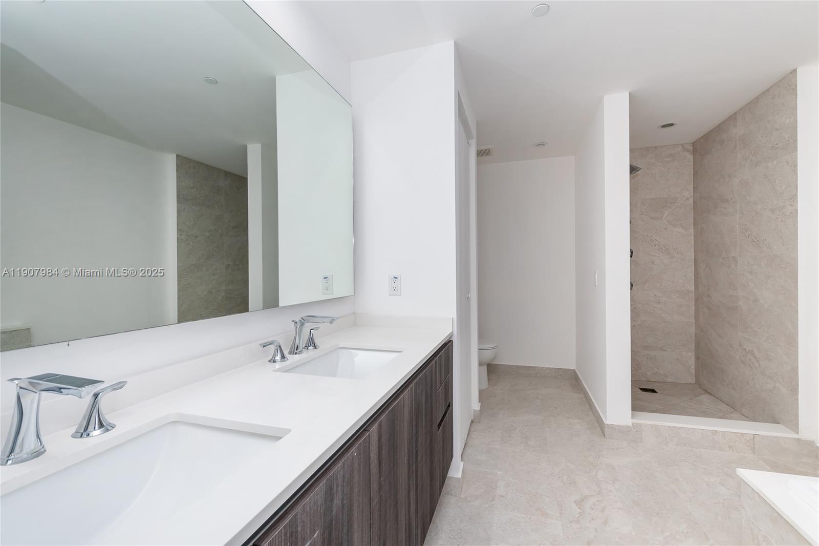 488 NE 18th St #2810, Miami FL 33132