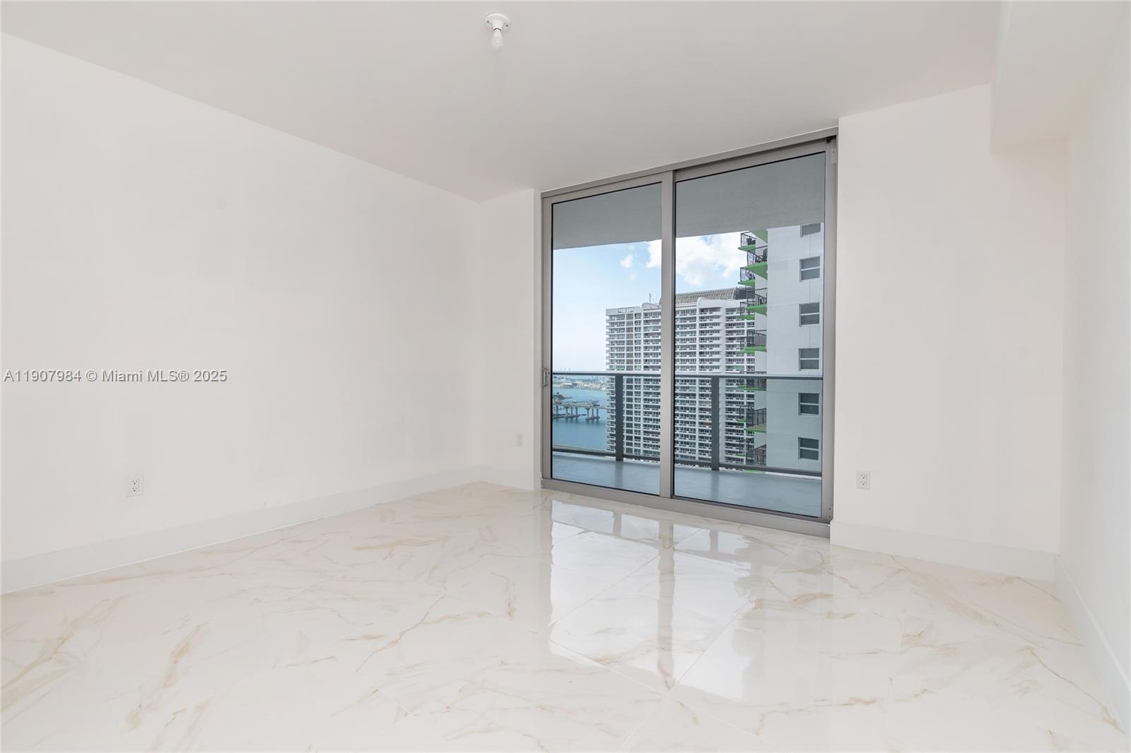 488 NE 18th St #2810, Miami FL 33132