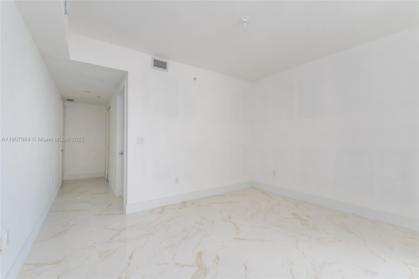488 NE 18th St #2810, Miami FL 33132