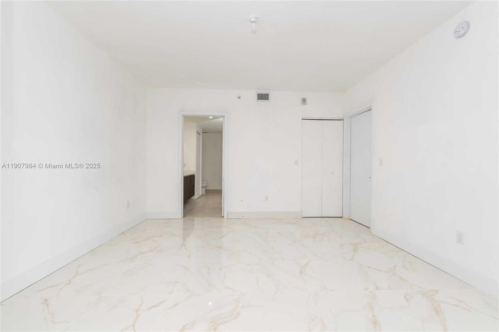 488 NE 18th St #2810, Miami FL 33132