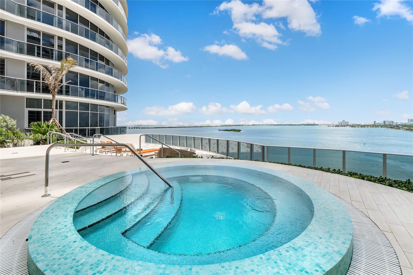 488 NE 18th St #2810, Miami FL 33132