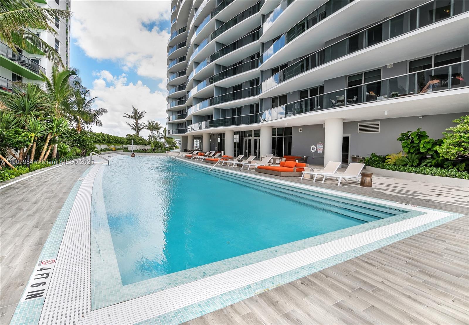 488 NE 18th St #2810, Miami FL 33132