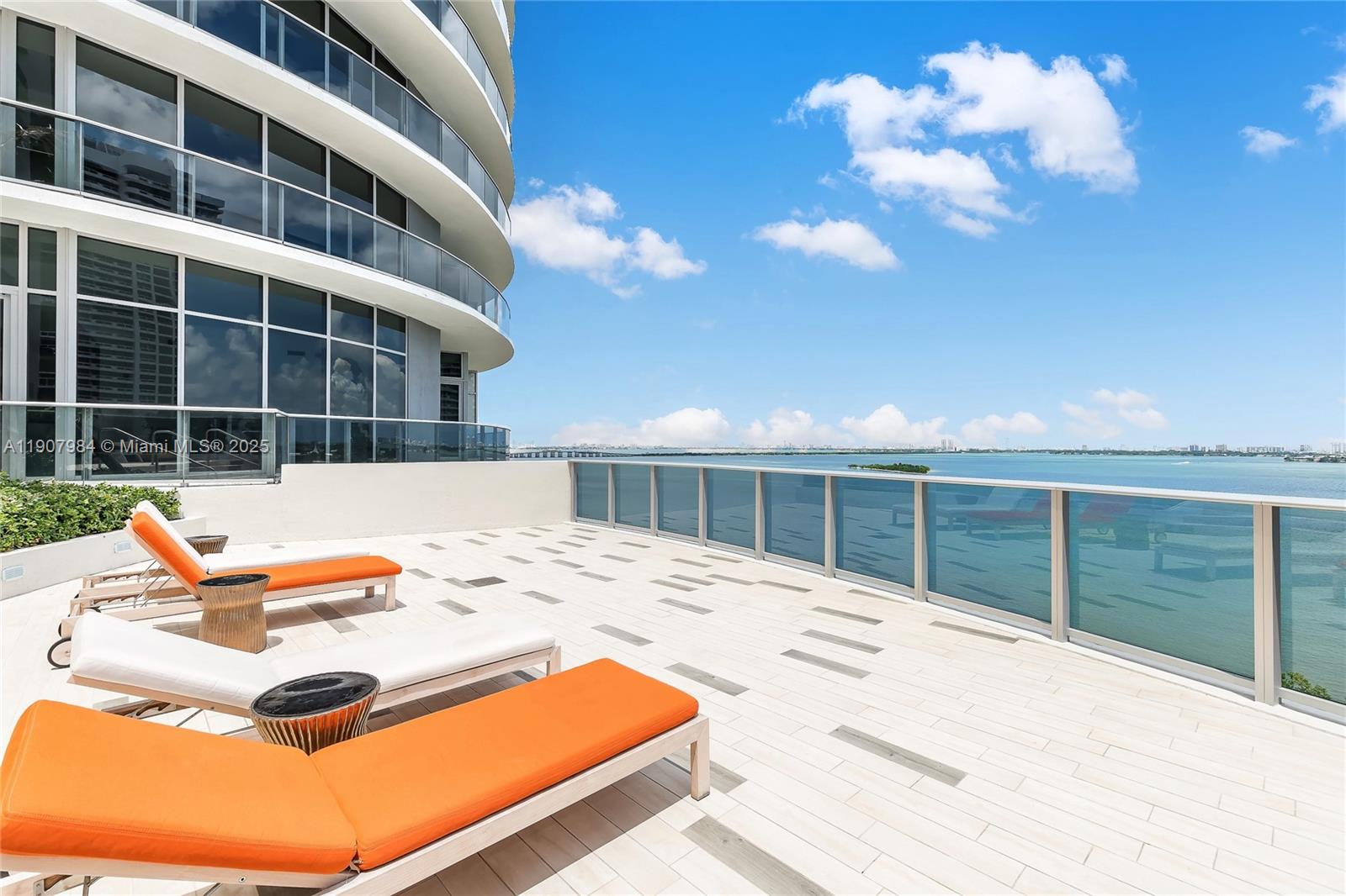 488 NE 18th St #2810, Miami FL 33132