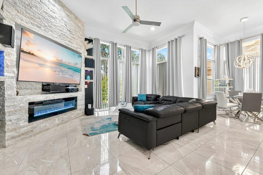 6313 Paradise Cv, West Palm Beach FL 33411