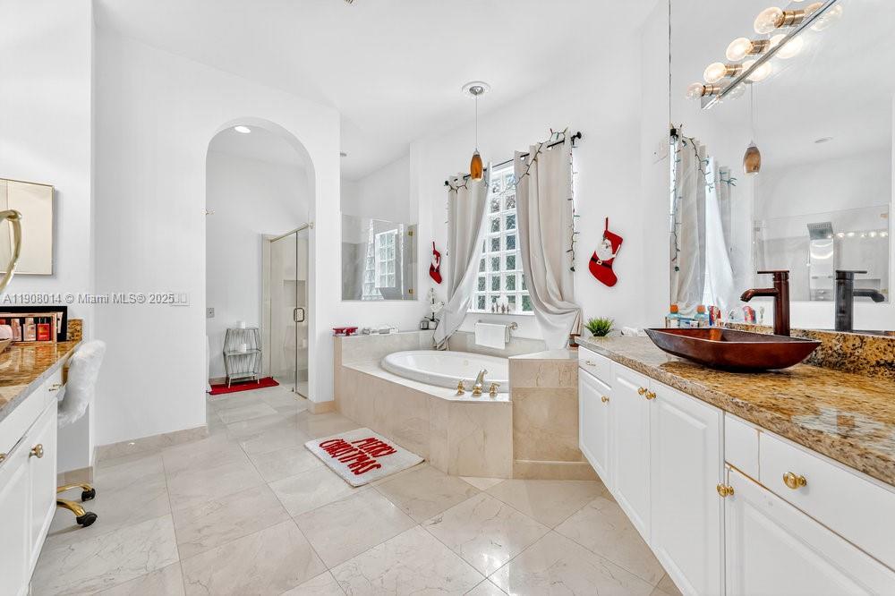 6313 Paradise Cv, West Palm Beach FL 33411