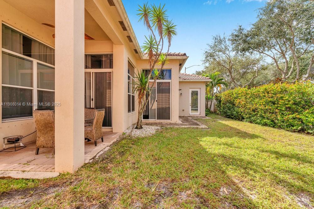 6313 Paradise Cv, West Palm Beach FL 33411