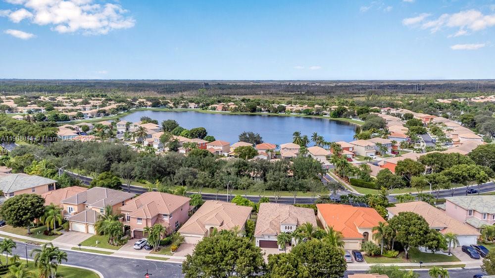 6313 Paradise Cv, West Palm Beach FL 33411