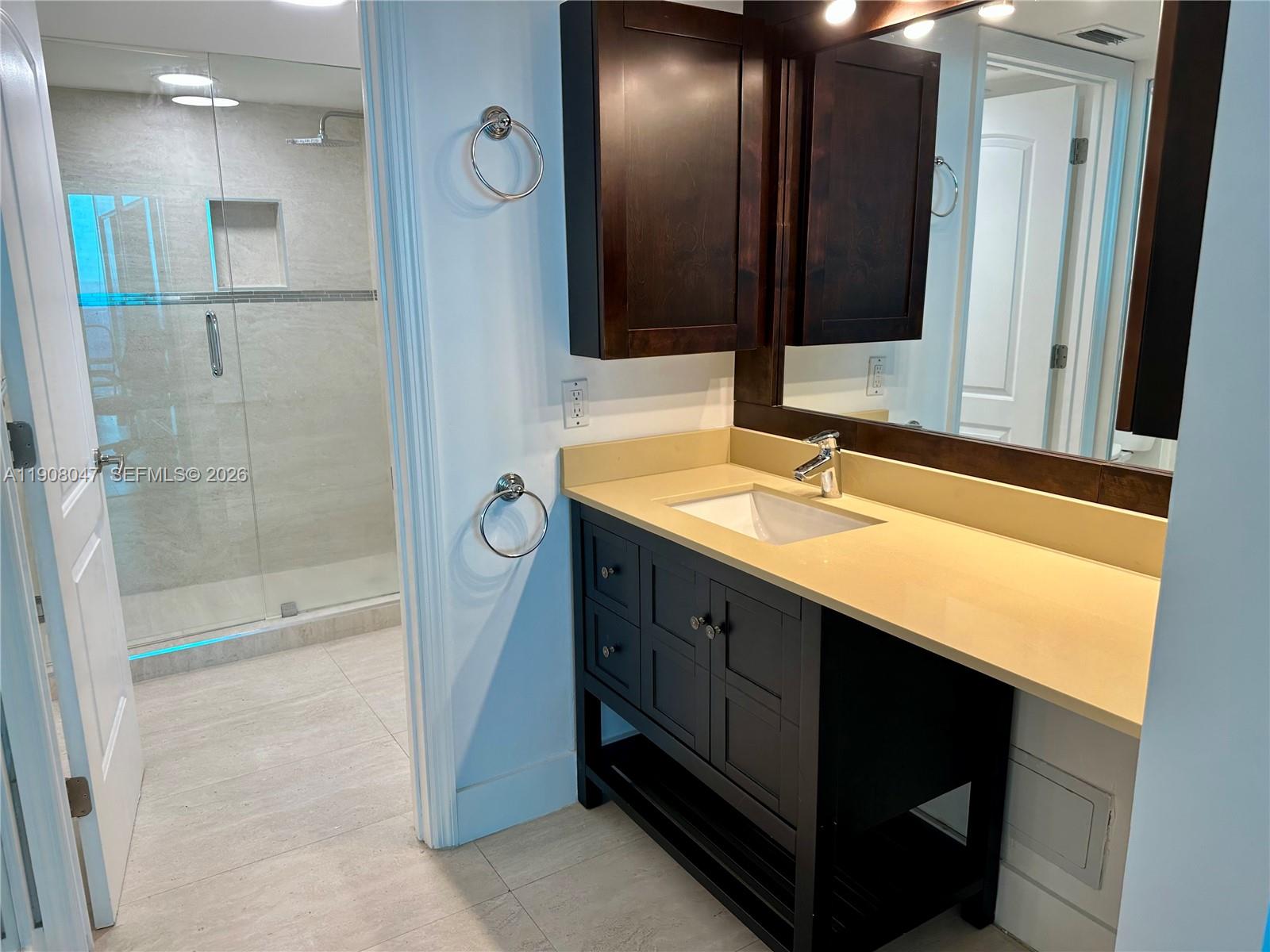 881 Ocean Dr #22E, Key Biscayne FL 33149