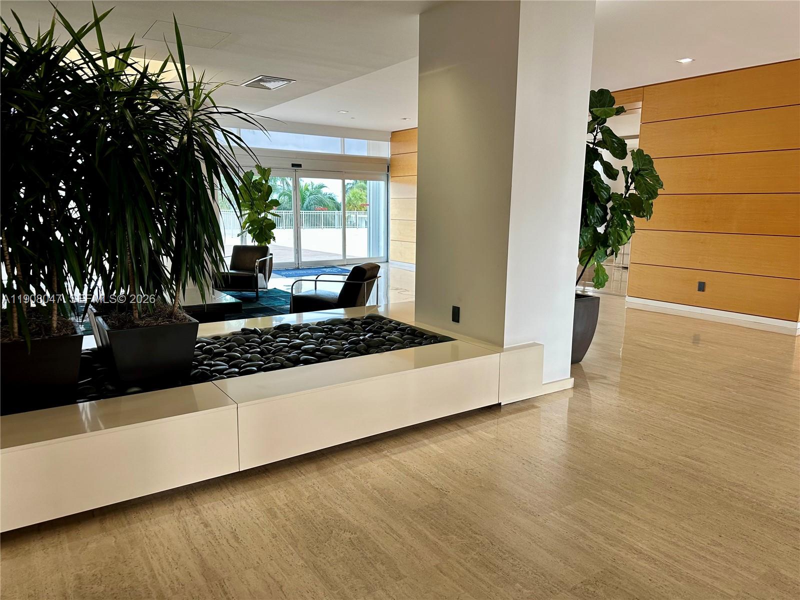 881 Ocean Dr #22E, Key Biscayne FL 33149