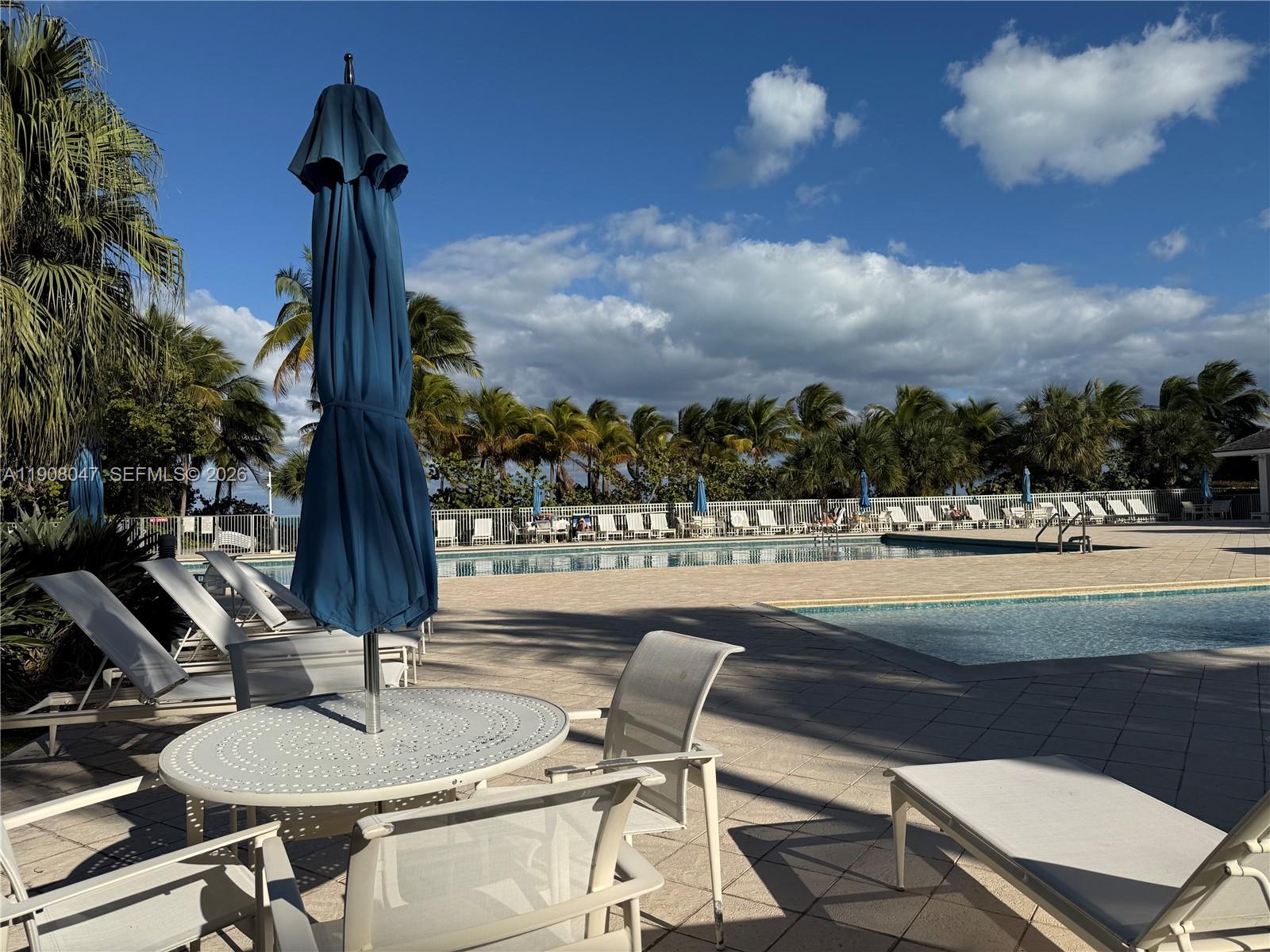 881 Ocean Dr #22E, Key Biscayne FL 33149