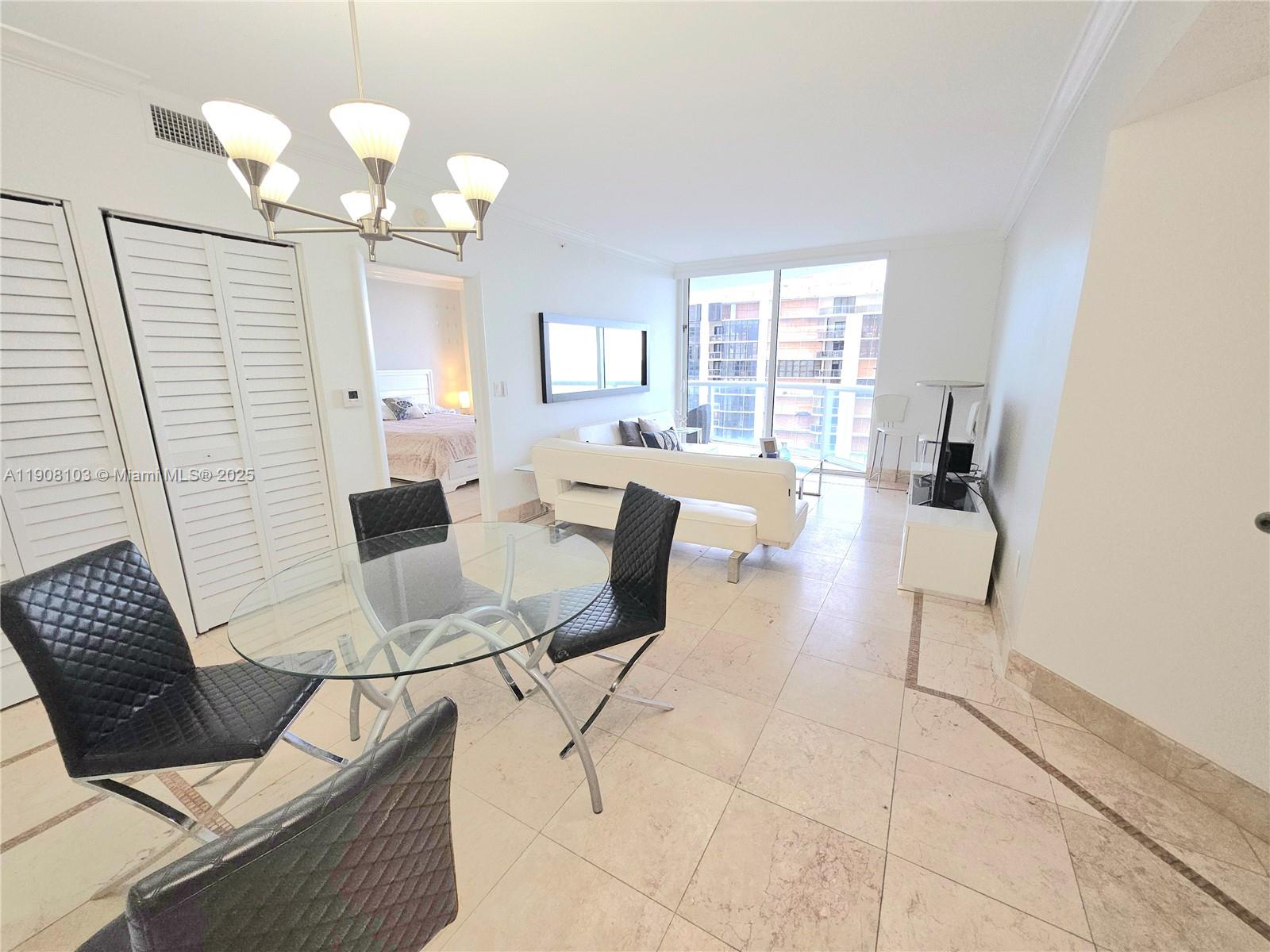 6365 Collins Ave #1511, Miami Beach FL 33141