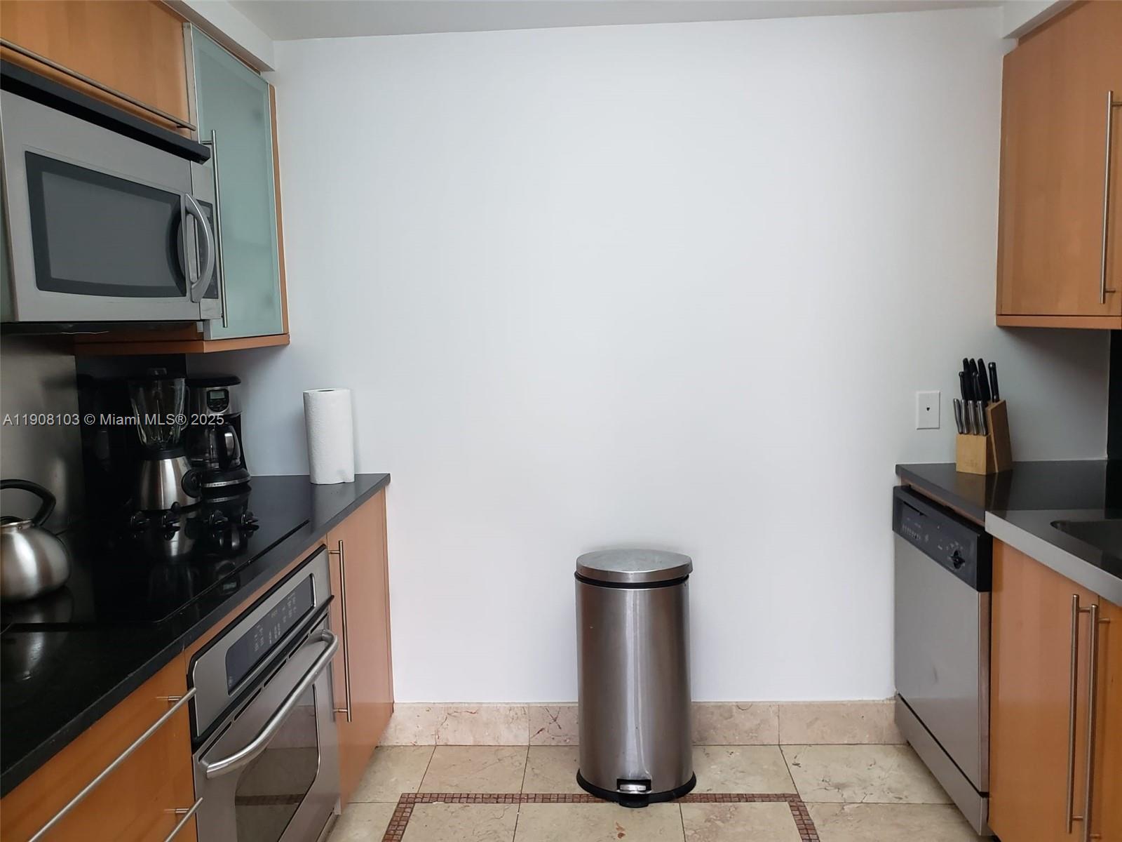 6365 Collins Ave #1511, Miami Beach FL 33141