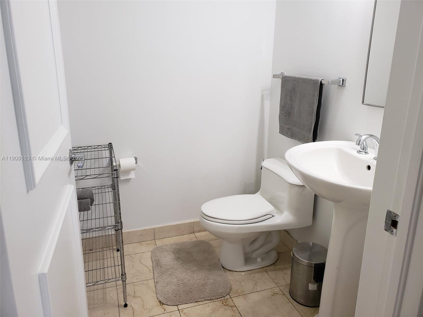 6365 Collins Ave #1511, Miami Beach FL 33141