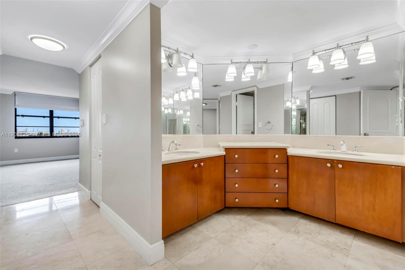 2333 Brickell Ave #517, Miami FL 33129