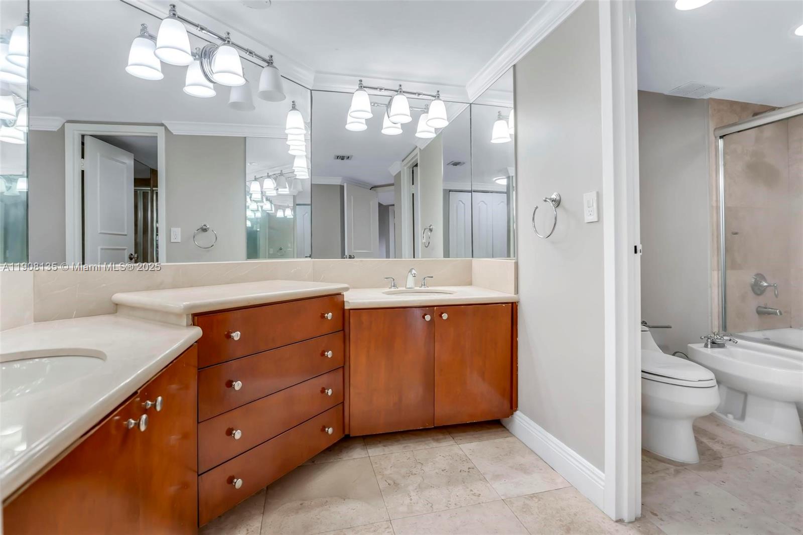 2333 Brickell Ave #517, Miami FL 33129