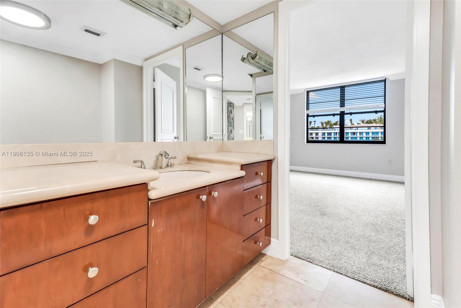 2333 Brickell Ave #517, Miami FL 33129