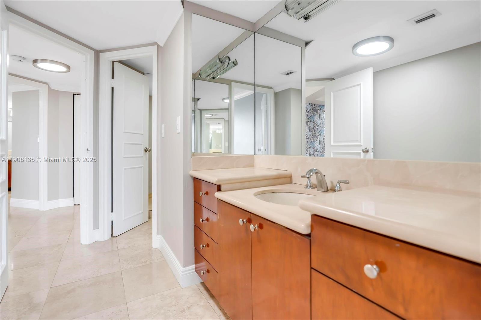 2333 Brickell Ave #517, Miami FL 33129