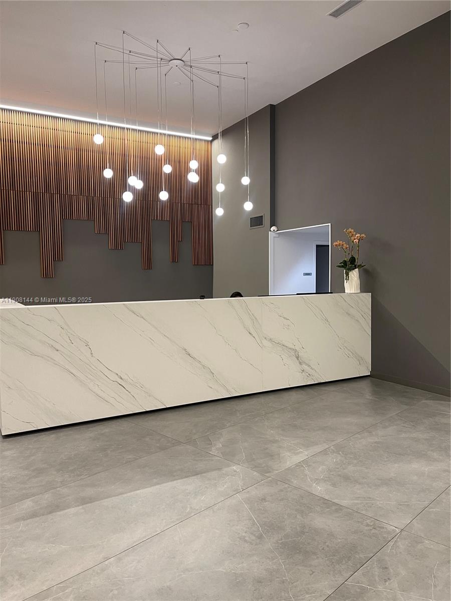 350 S Miami Ave #1715, Miami FL 33130