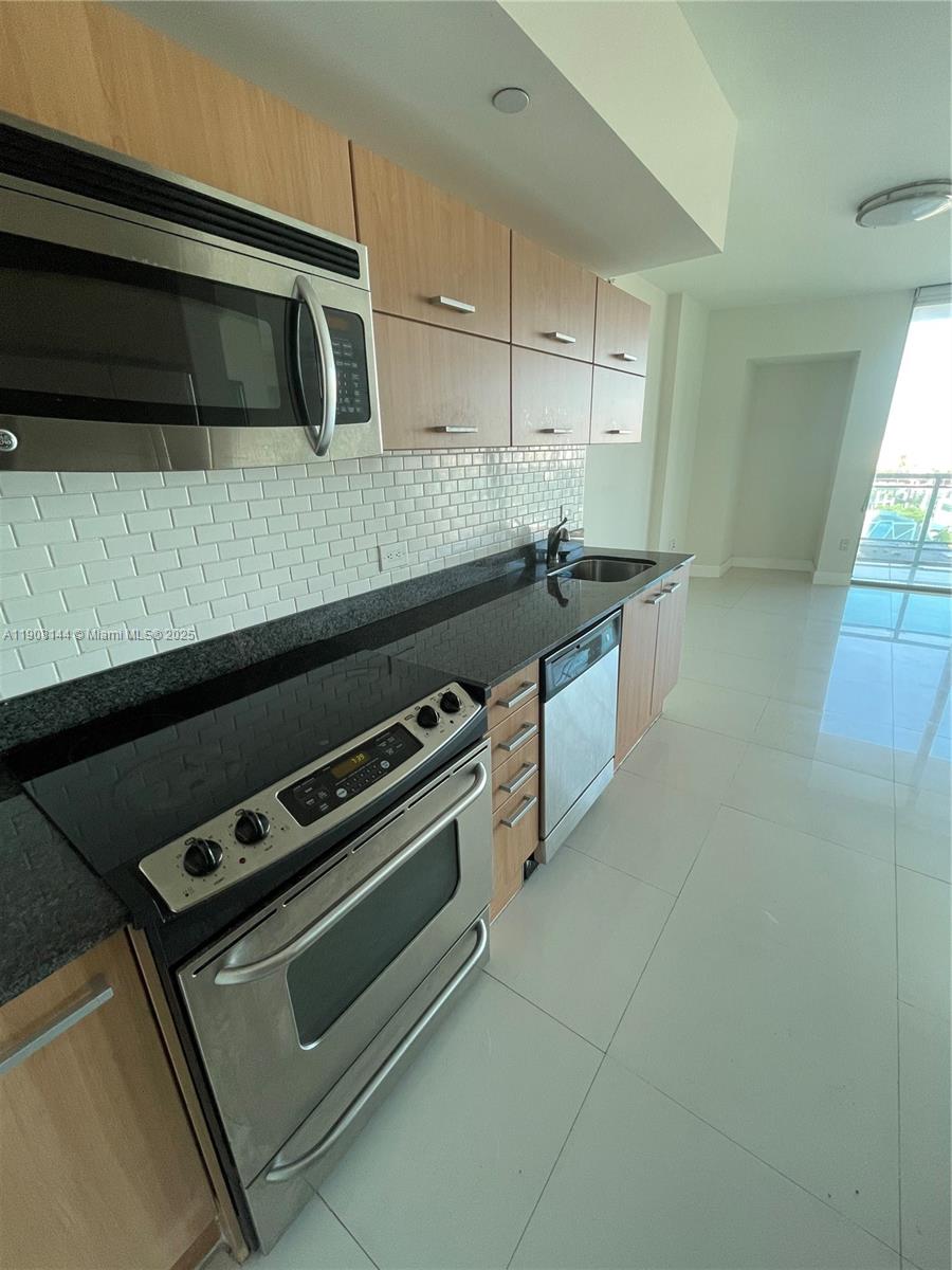 350 S Miami Ave #1715, Miami FL 33130