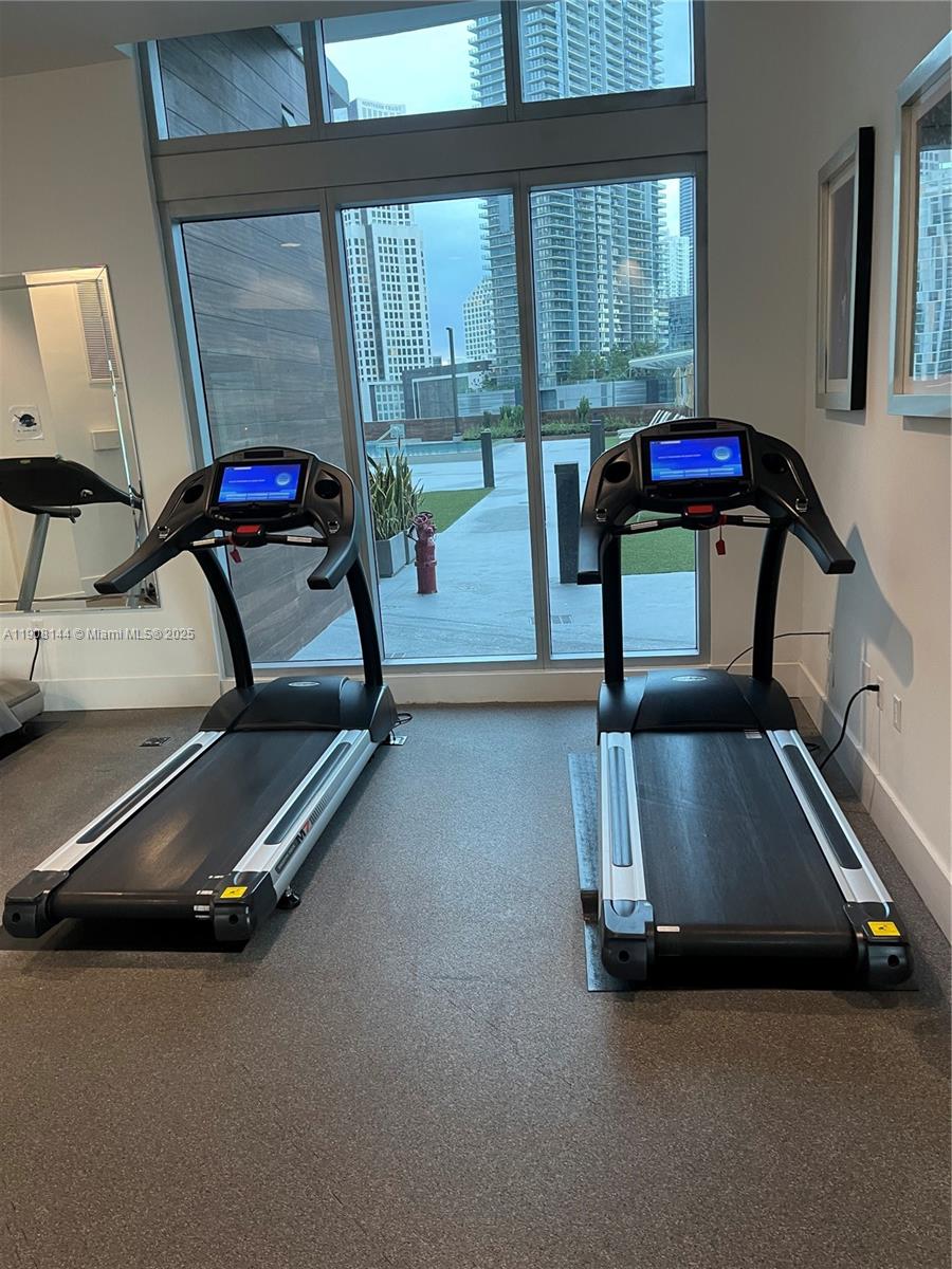 350 S Miami Ave #1715, Miami FL 33130