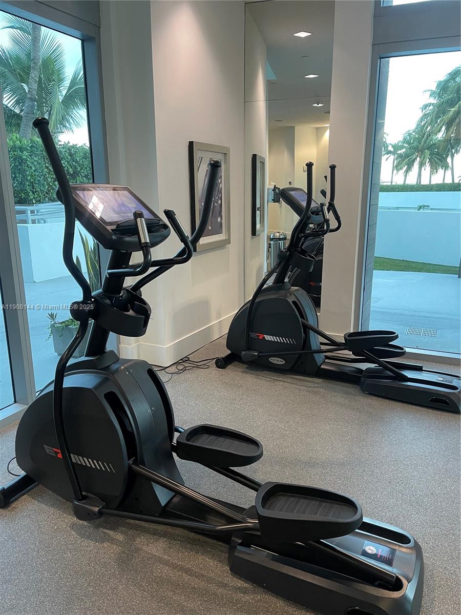 350 S Miami Ave #1715, Miami FL 33130