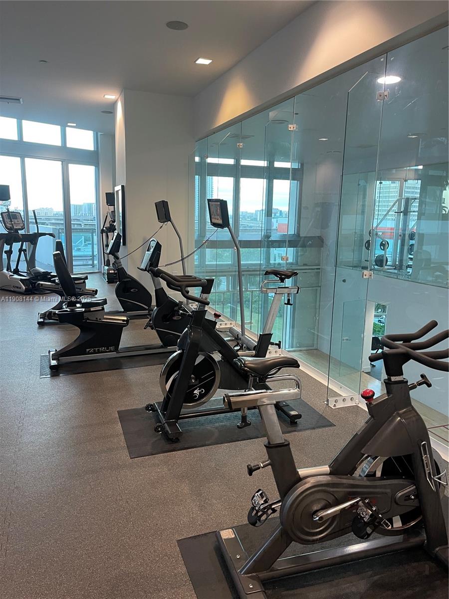 350 S Miami Ave #1715, Miami FL 33130