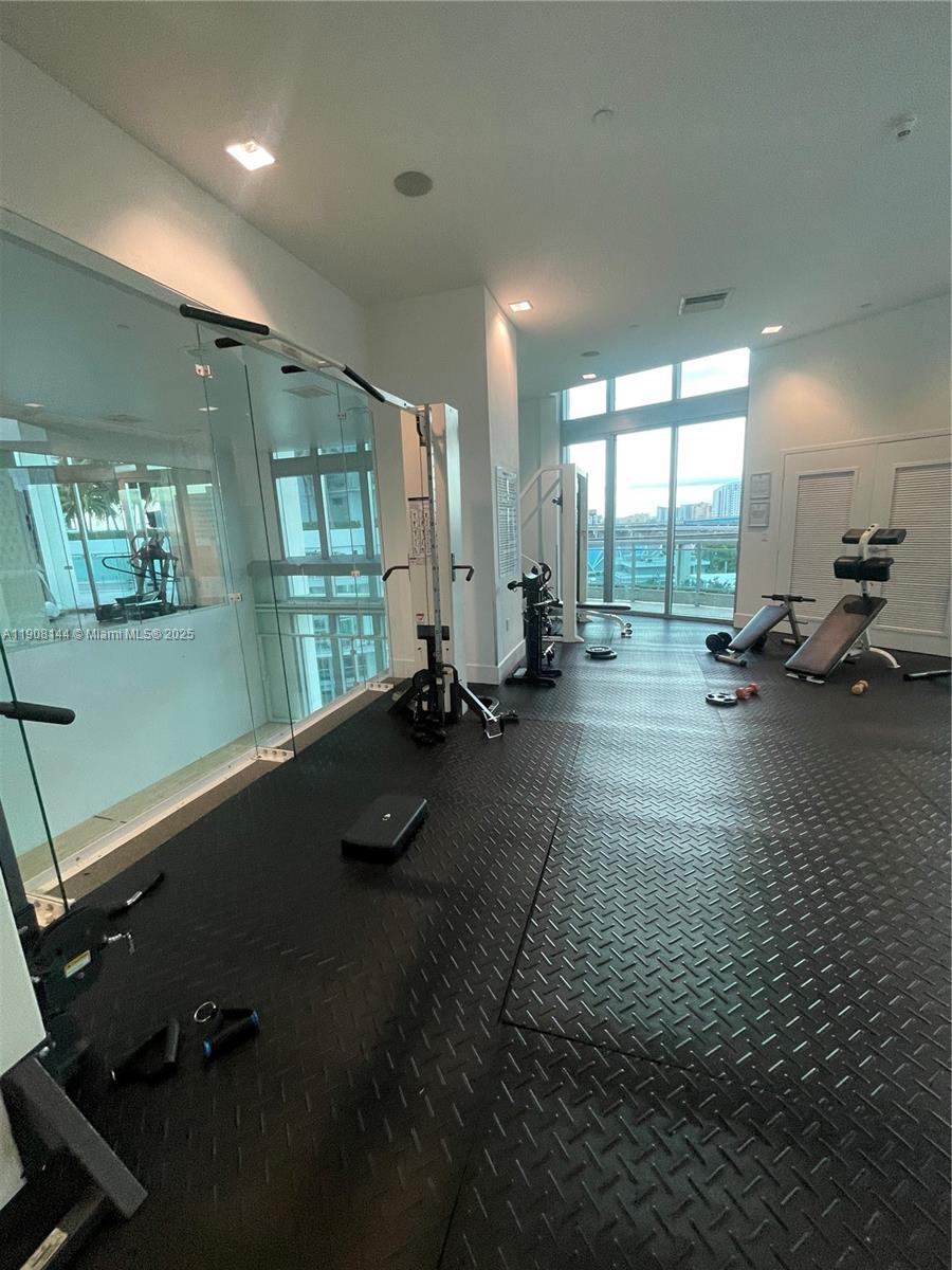 350 S Miami Ave #1715, Miami FL 33130