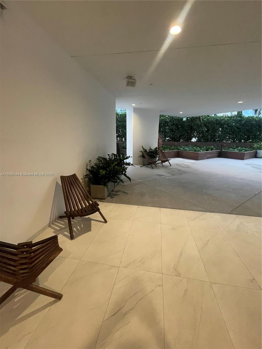 350 S Miami Ave #1715, Miami FL 33130