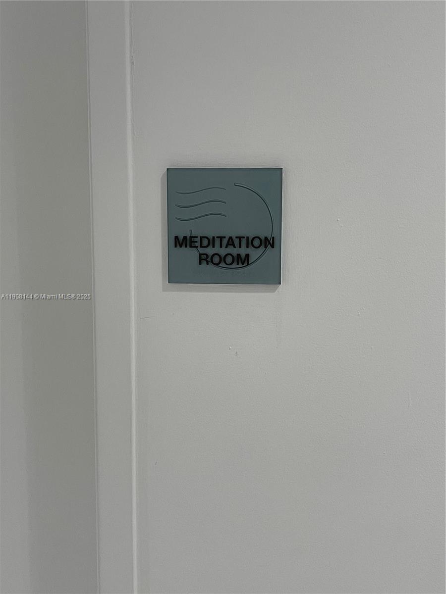350 S Miami Ave #1715, Miami FL 33130