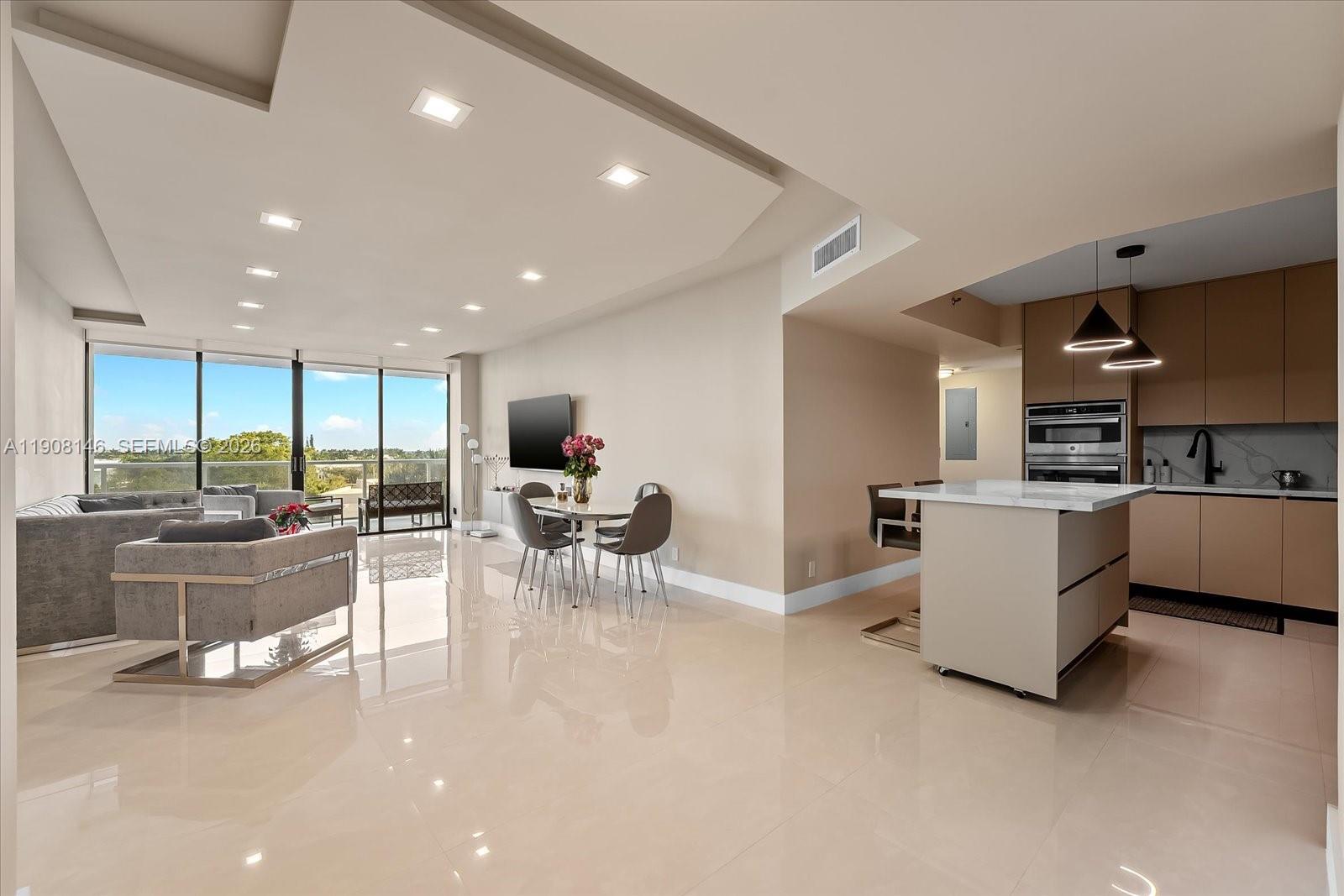20281 E Country Club Dr #304, Aventura FL 33180