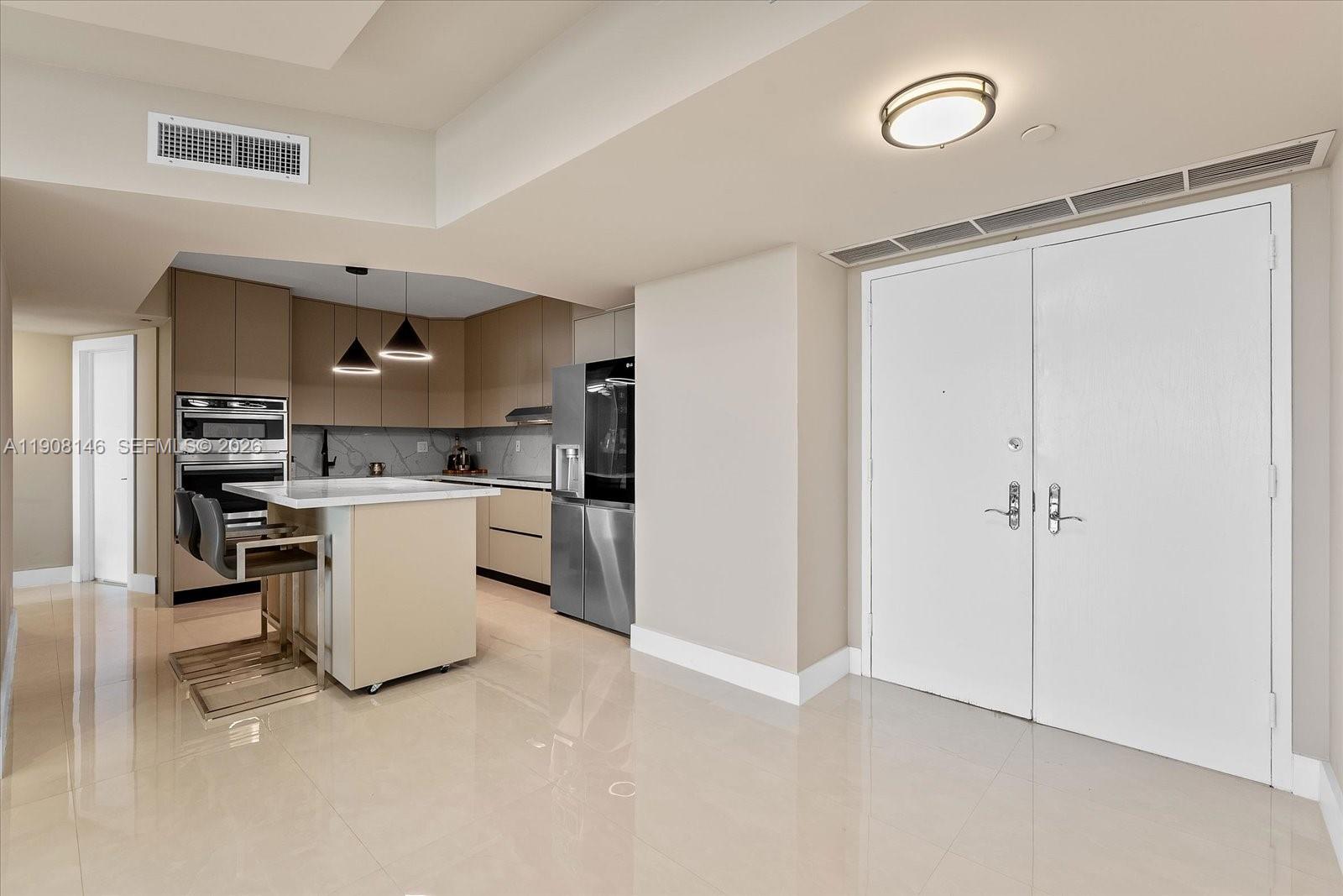 20281 E Country Club Dr #304, Aventura FL 33180