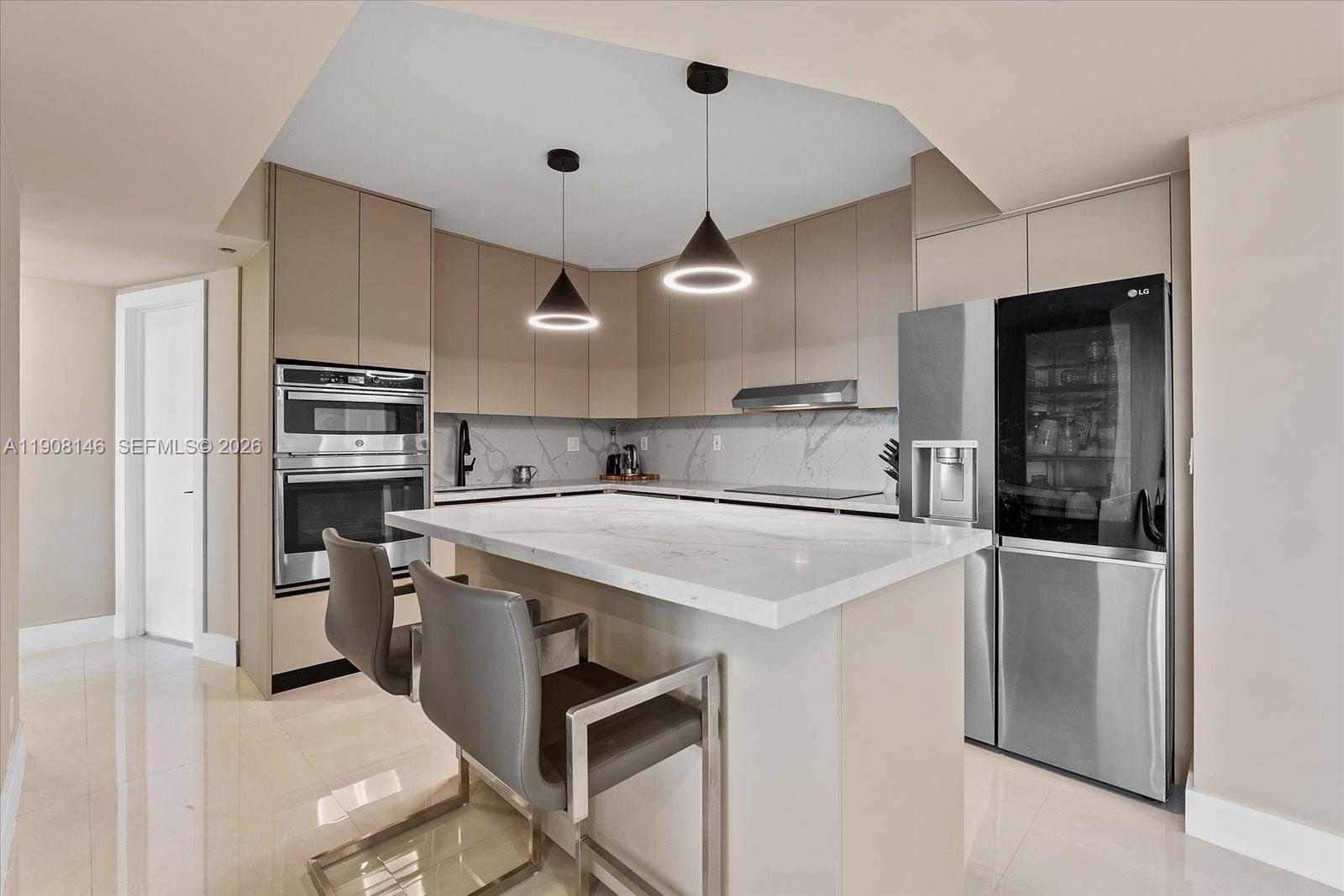 20281 E Country Club Dr #304, Aventura FL 33180