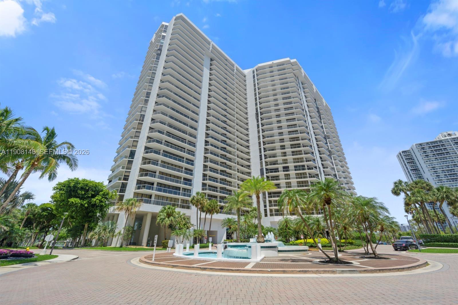 20281 E Country Club Dr #304, Aventura FL 33180