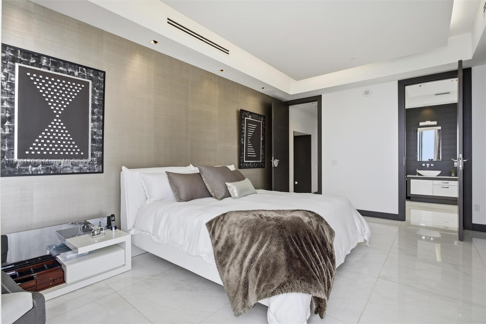 16001 Collins Ave #3504, Sunny Isles Beach FL 33160
