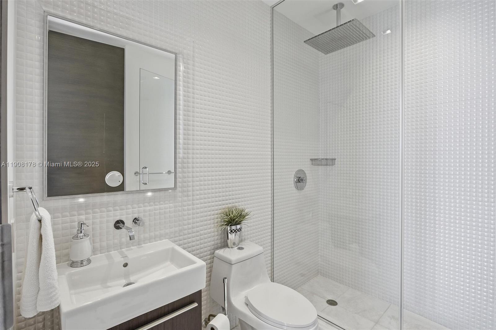 16001 Collins Ave #3504, Sunny Isles Beach FL 33160