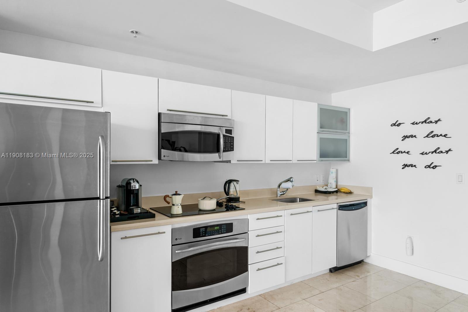 90 SW 3rd St #1209, Miami FL 33130