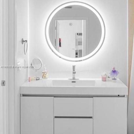 90 SW 3rd St #1209, Miami FL 33130